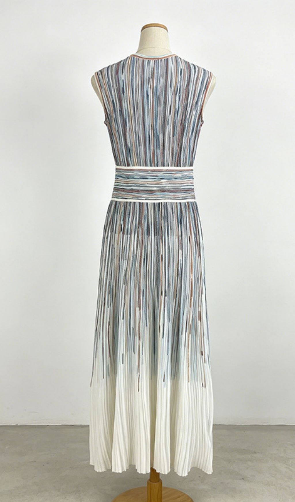 Fashionslee Women Lauralei Sleeveless V-Neck Stripe Maxi Dress