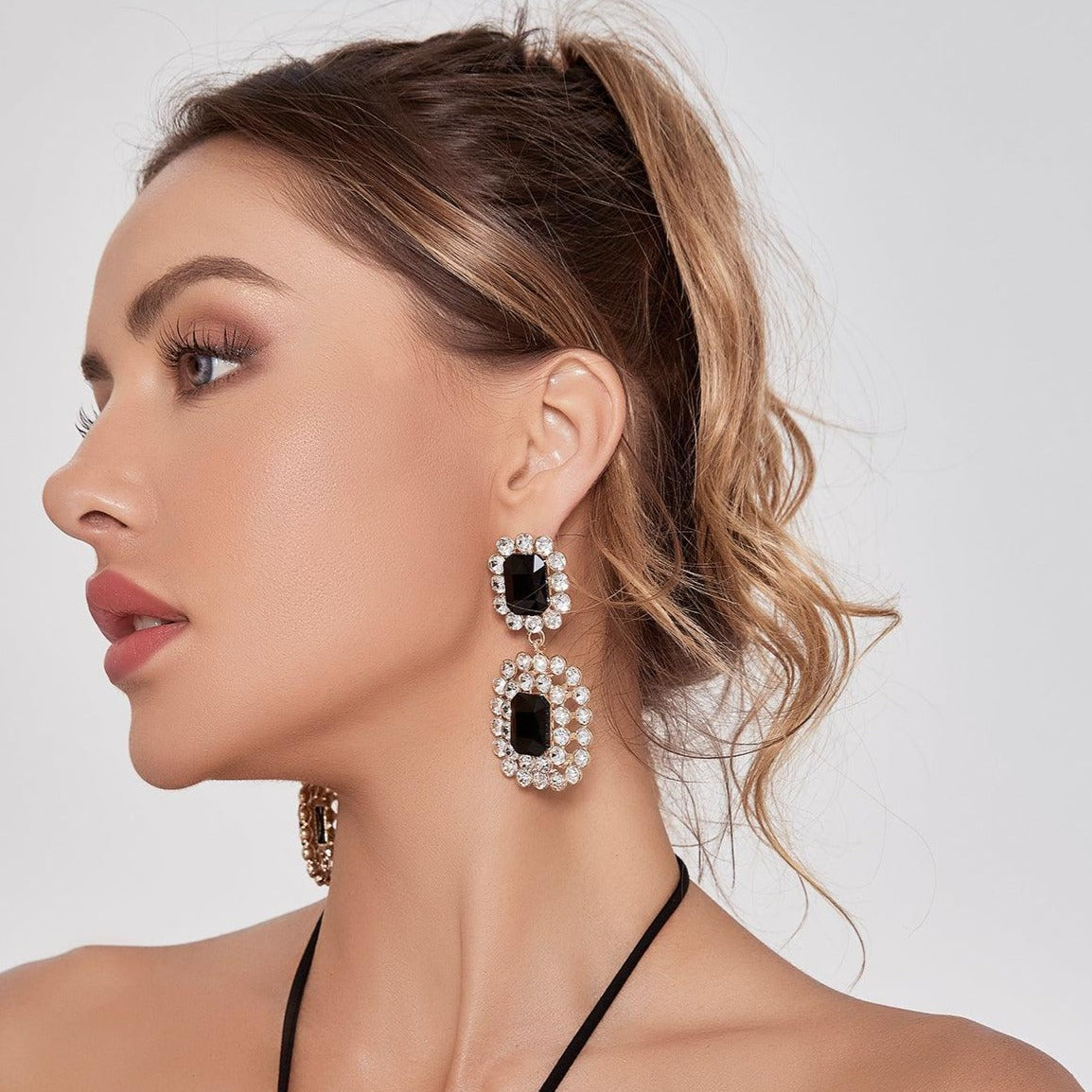 4ae9065b377cb96b90003296f90278e2.jpeg Fashionslee Women Ayuka Black Rhinestone Gem Drop Earrings