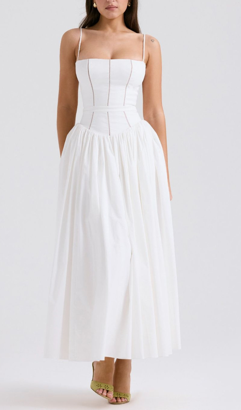 5313f04e9e111e51765e7dc318c1d48a.jpeg Fashionslee Women Ashira White Maxi Dress