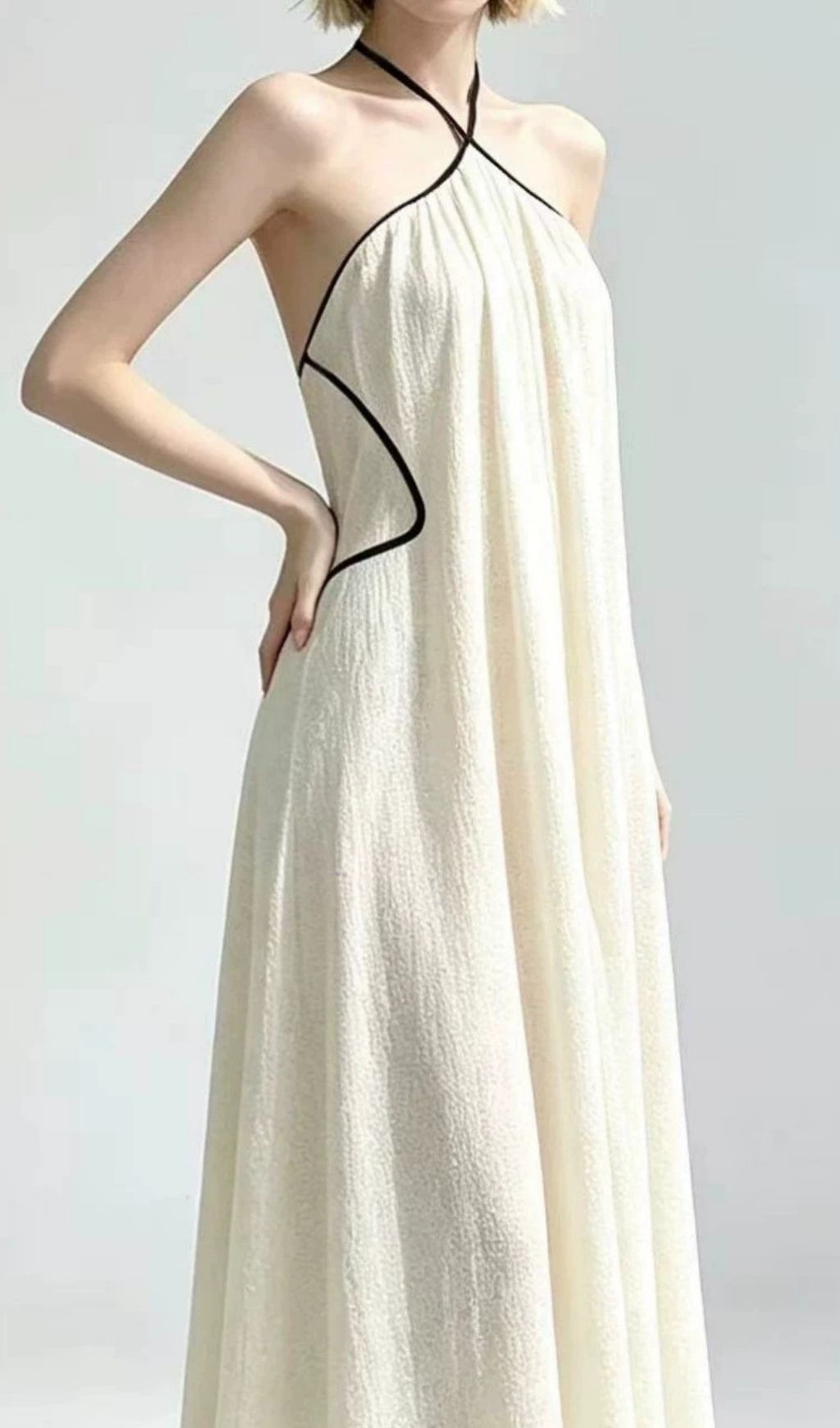612cf5bbe3306878f6516c2e10e44ff2.jpg Fashionslee Women Lauwdina Ivory Halter Maxi Dress