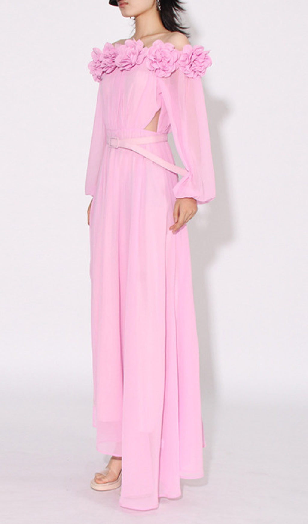 617d49a82692a4e809b57ef379b2d5e7.jpeg Fashionslee Women Ascella Flower Shoulder Maxi Dress