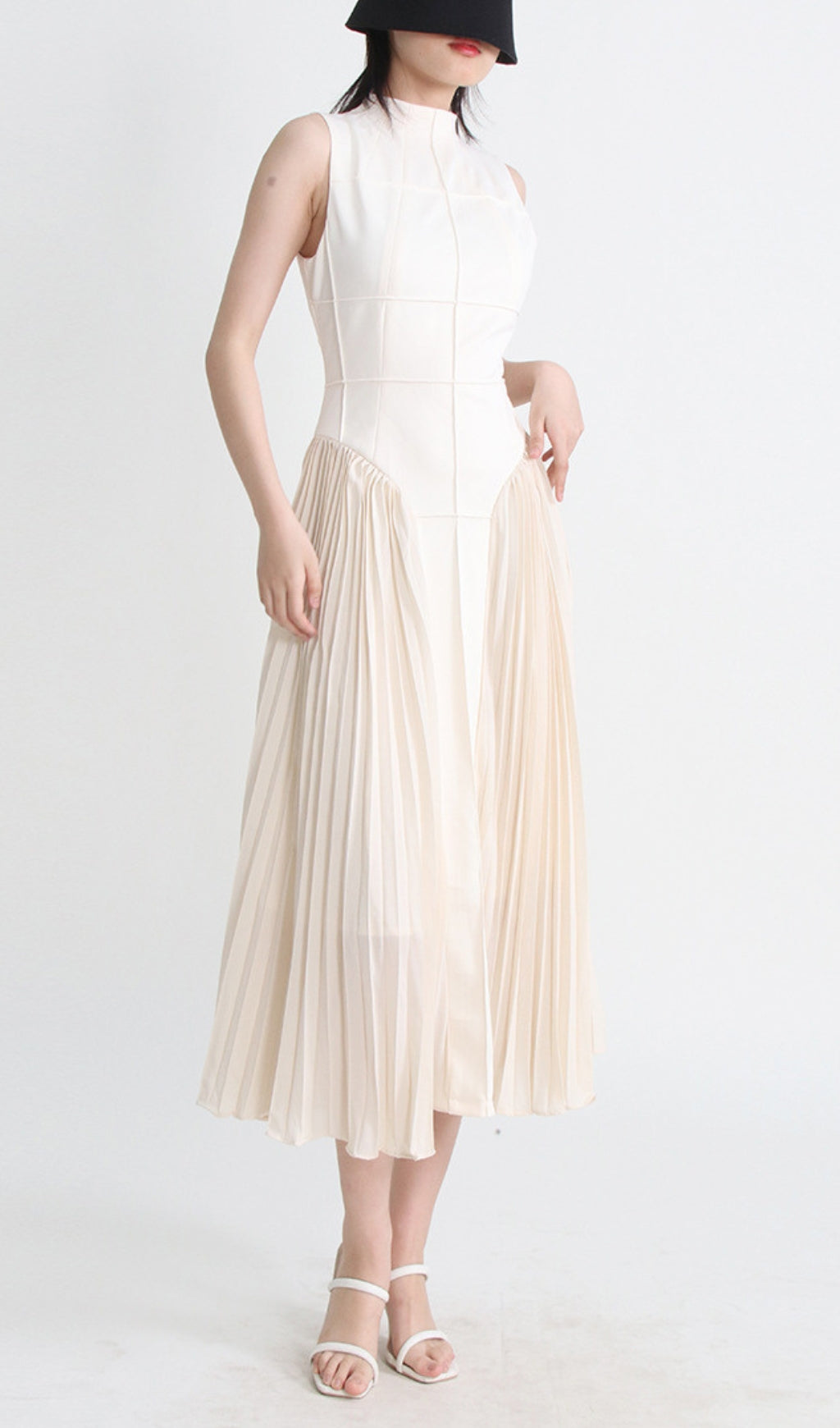 67390df7d8276c6ca5cbdfed25a4a283.jpeg Fashionslee Women Aulelei Sleeveless Pleated Midi Dress