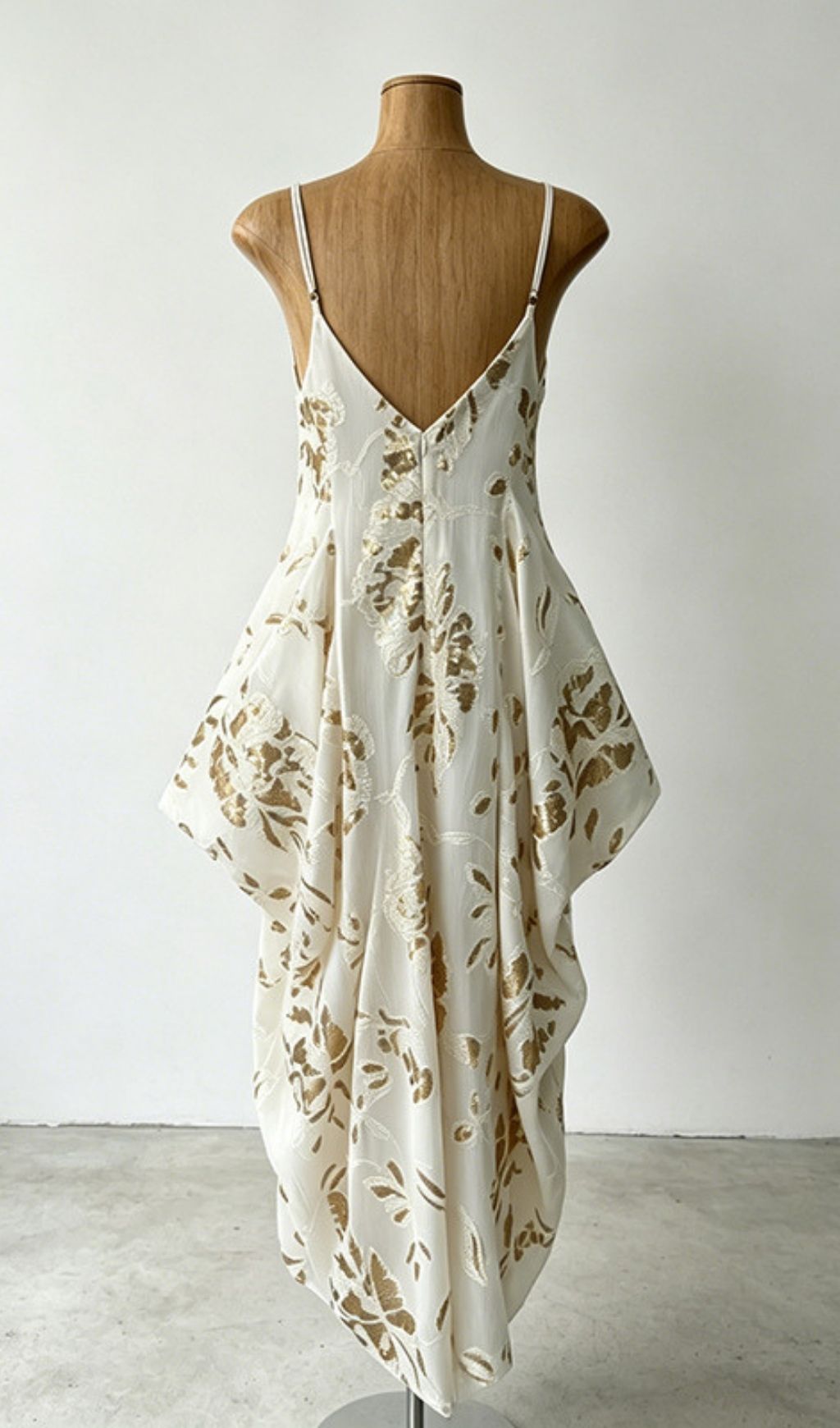 6d674bd2f6c4444475a4b7f51db7366d.jpg Fashionslee Women Lauren Strappy V-Neck Printed Maxi Dress