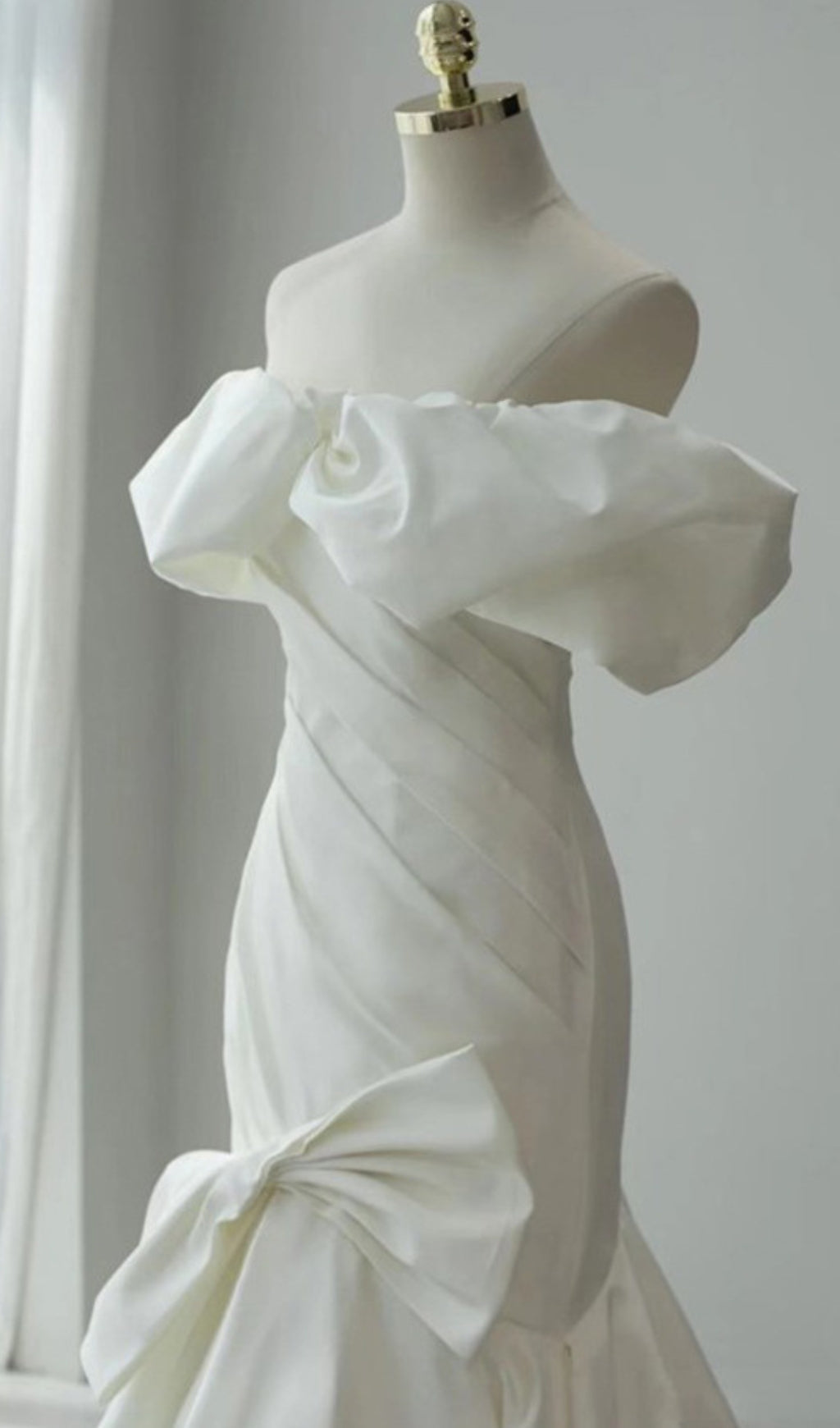 77de15bc714a79167704efd371cd2f6a.jpeg Fashionslee Women Aviatrix White Bow Wedding Dress