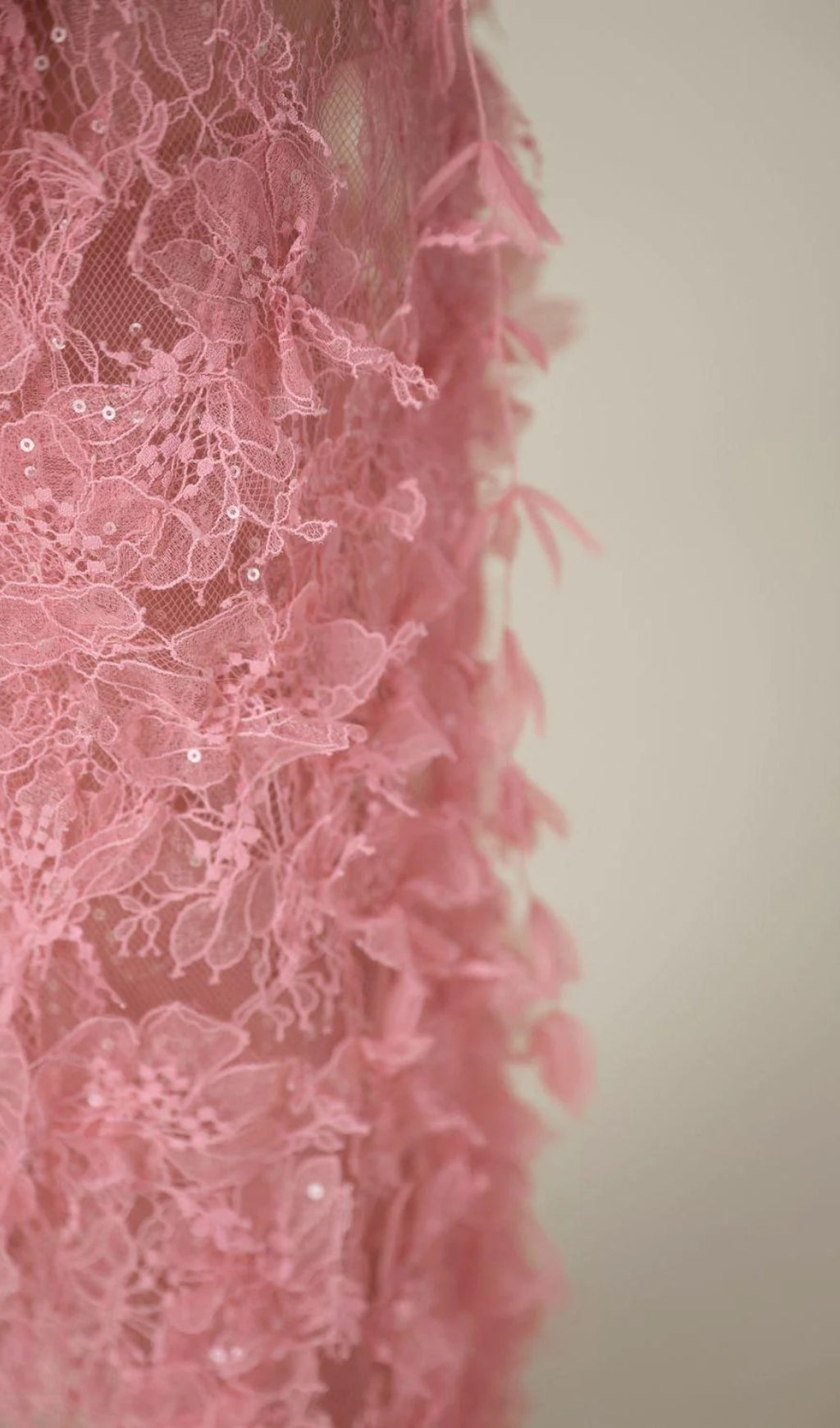 89bccd6038255ee05ccc7e029f779295.jpeg Fashionslee Women Argo Pink Bead Lace Pencil Dress