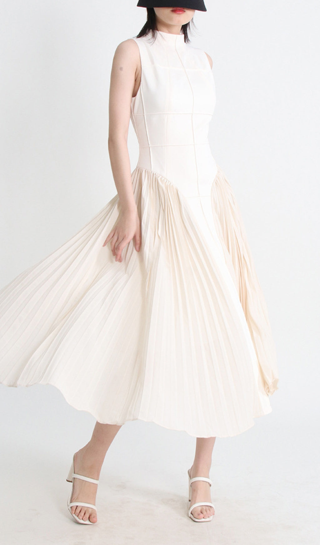 8a585bdd4debf761032499402a4fc992.jpeg Fashionslee Women Aulelei Sleeveless Pleated Midi Dress