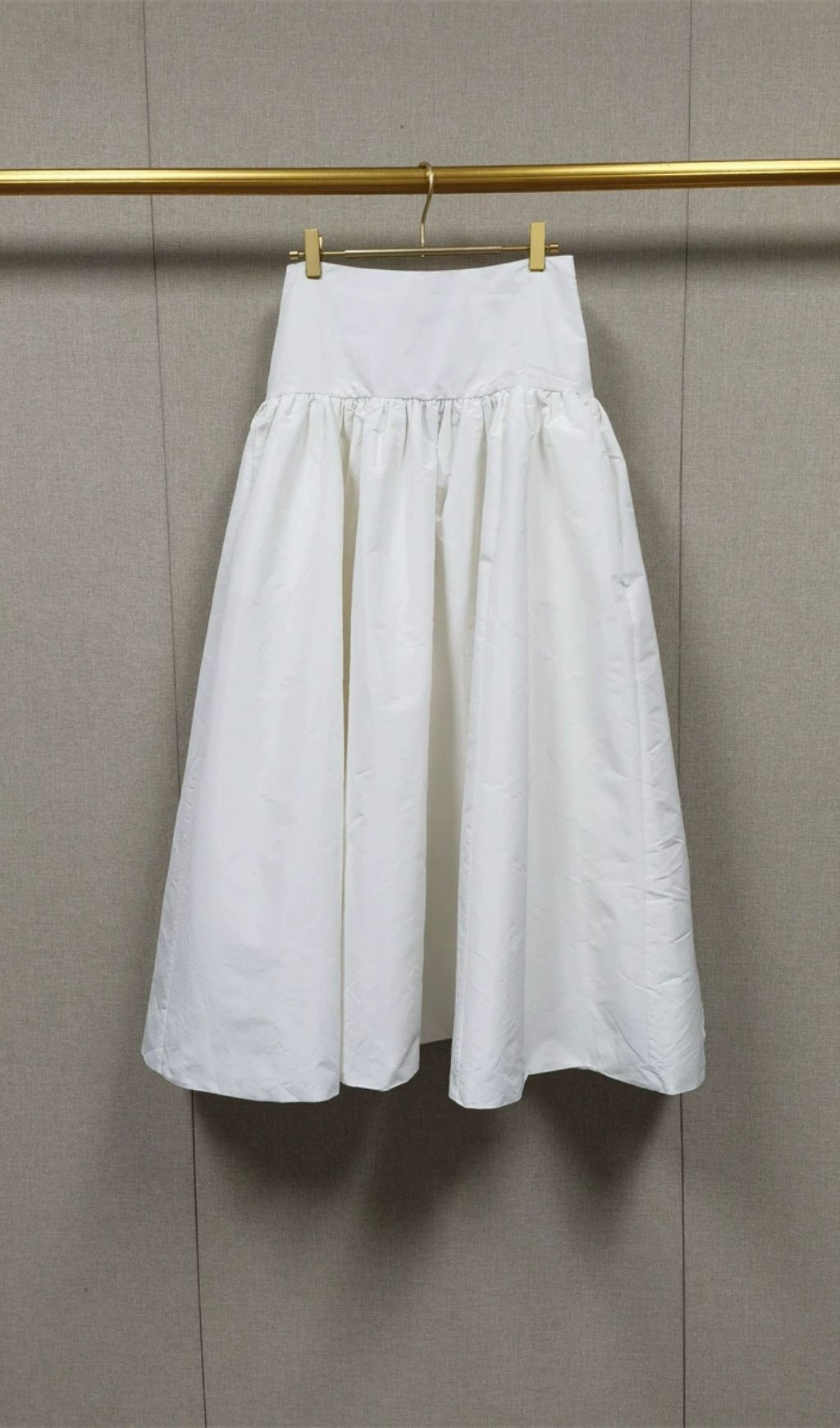 8f4c42164e4cfb72f02f5a608f70da72.jpg Fashionslee Women Long Taffeta Skirt