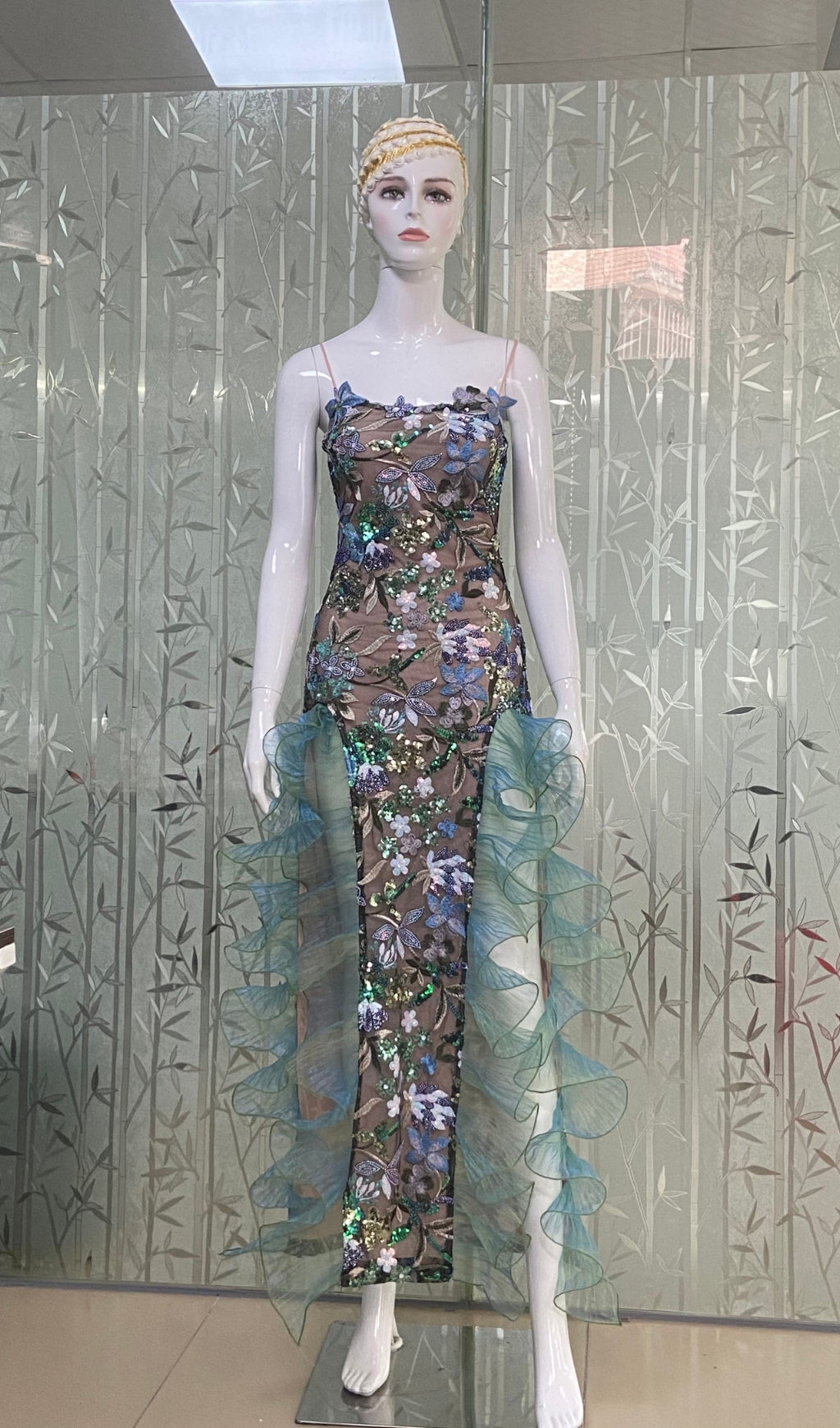 91d1269f411115c67be54141103ea919.jpeg Fashionslee Women Beth Sequin Flower Embroidery Maxi Dress