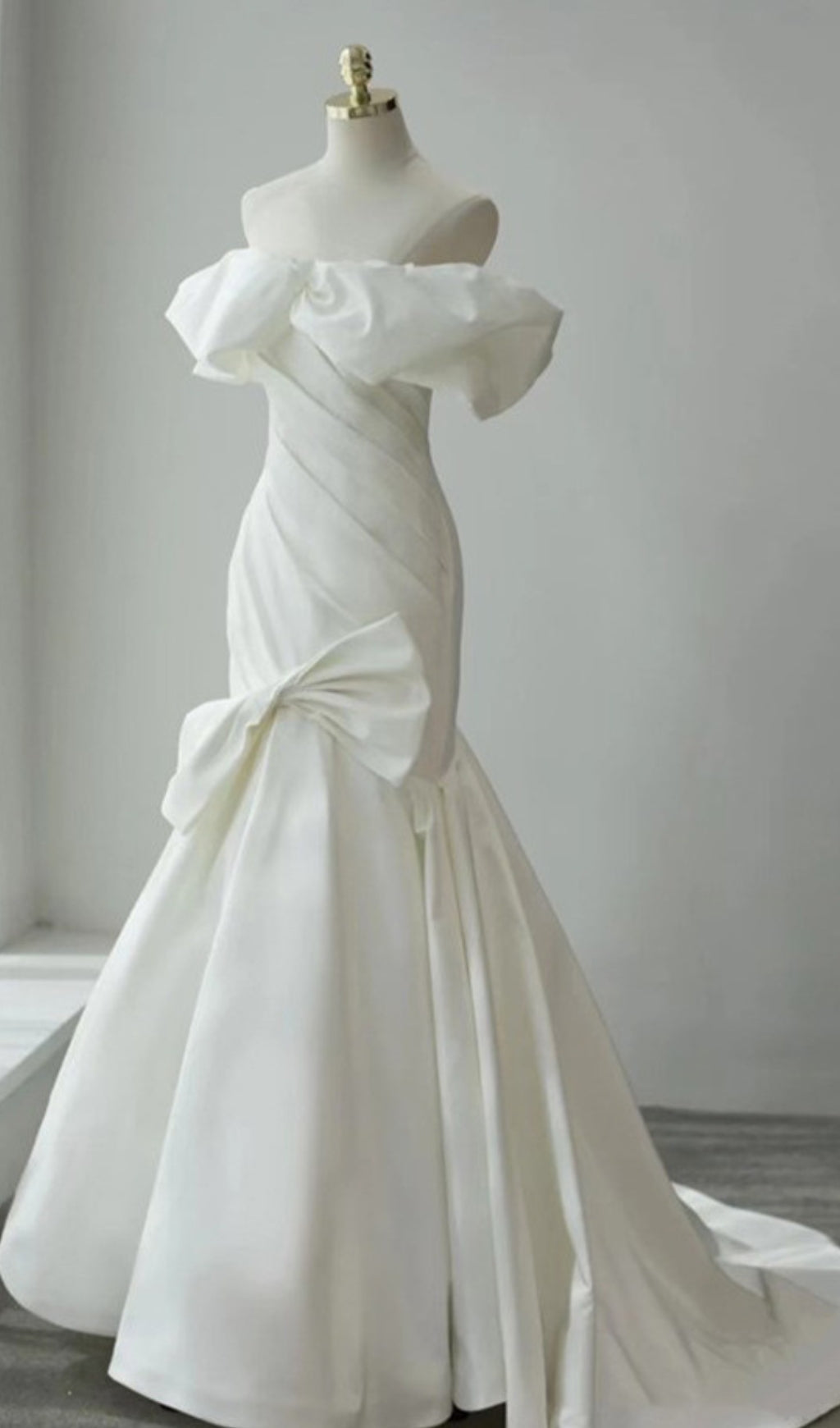 Fashionslee Women Aviatrix White Bow Wedding Dress