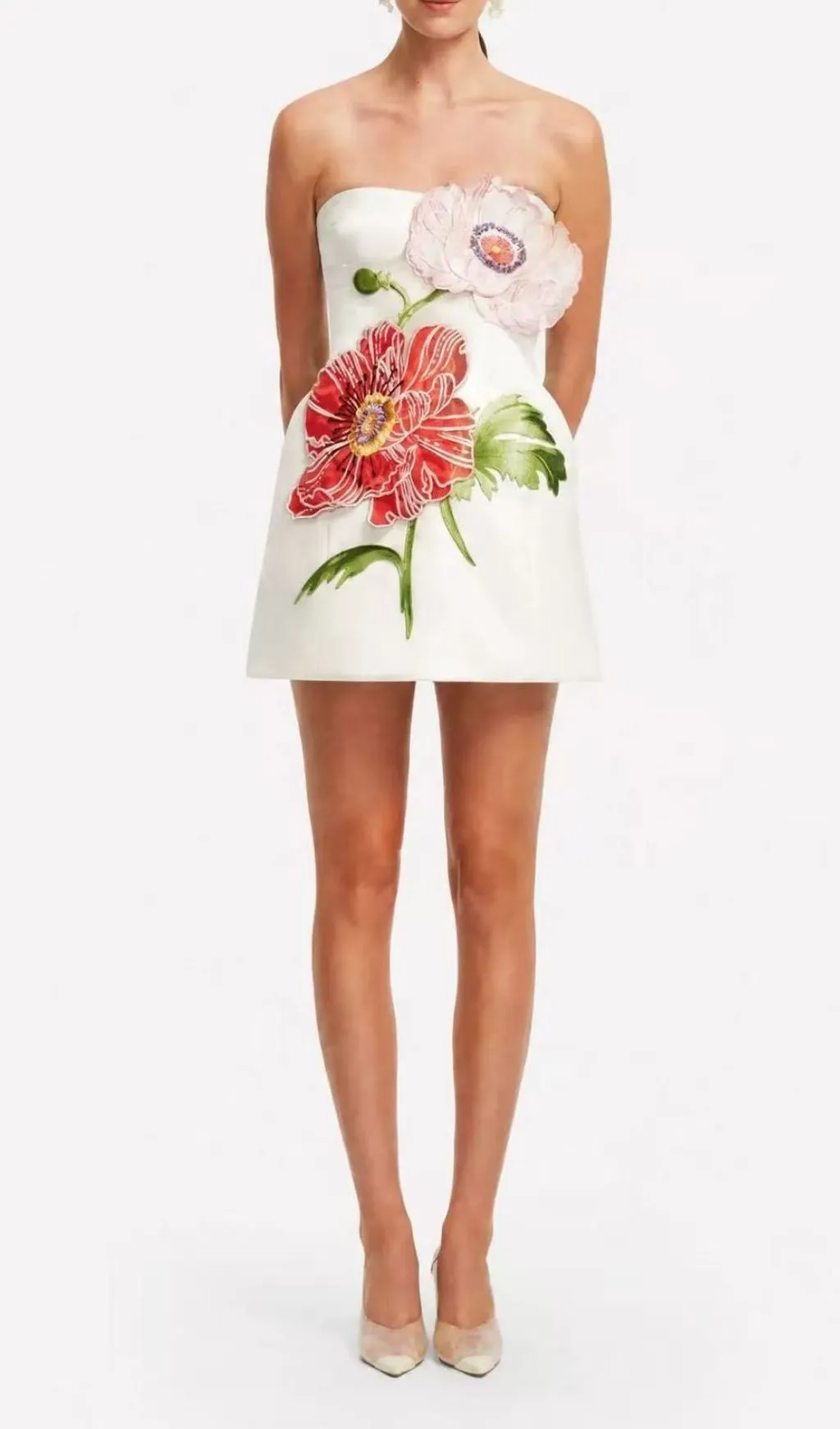 LAILAH WHITE STRAPLESS FLOWER MINI DRESS