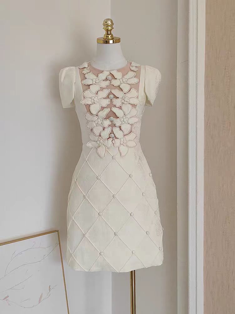 a5588b202fad737587c2e8bdbdc8a170 VIRAL FLORAL EMBELLISHED MINI DRESS