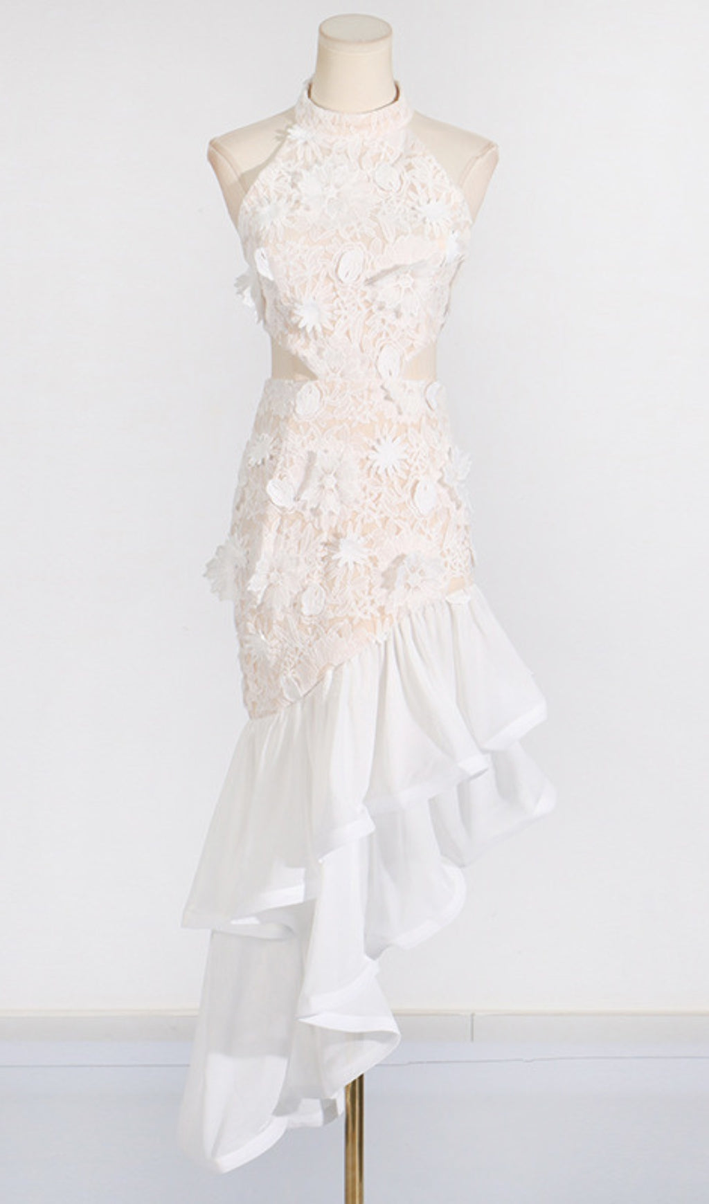 Fashionslee Women Asphodel Flower Embellished Maxi Dress
