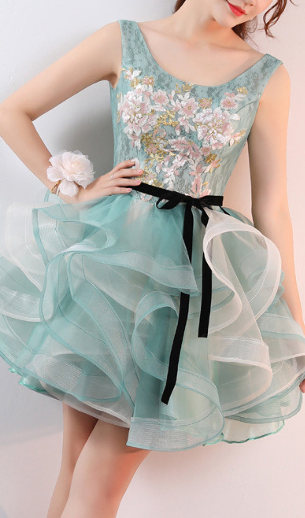 bb063d8372accd5f97330d3417606d0d.jpeg Fashionslee Women Aneko Flower Sequin Mini Dress