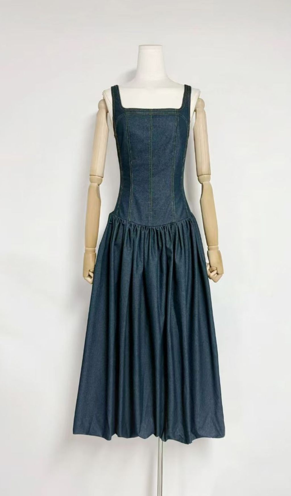 bc35592742c53eb7c9961dbaebda909a.jpg Fashionslee Women Larisa Square Neck Denim Midi Dress