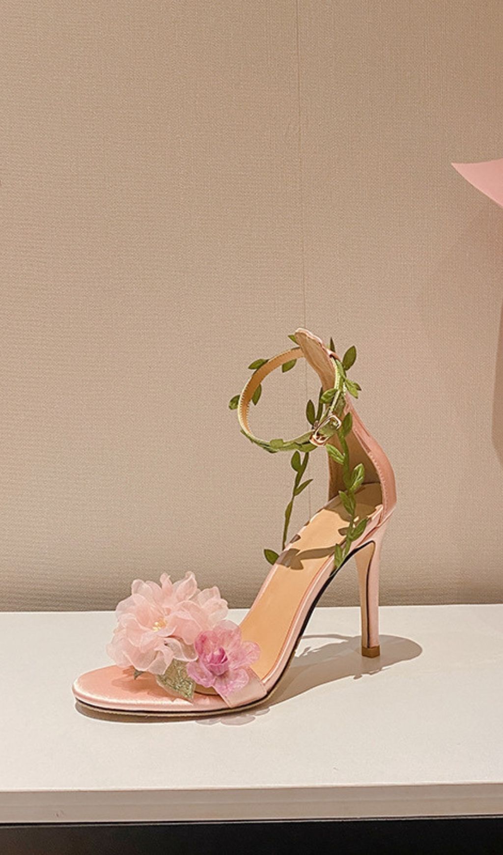 be620b3b35b3c644bfc33fd47137c956.jpg Fashionslee Women Lacee Flower Heels