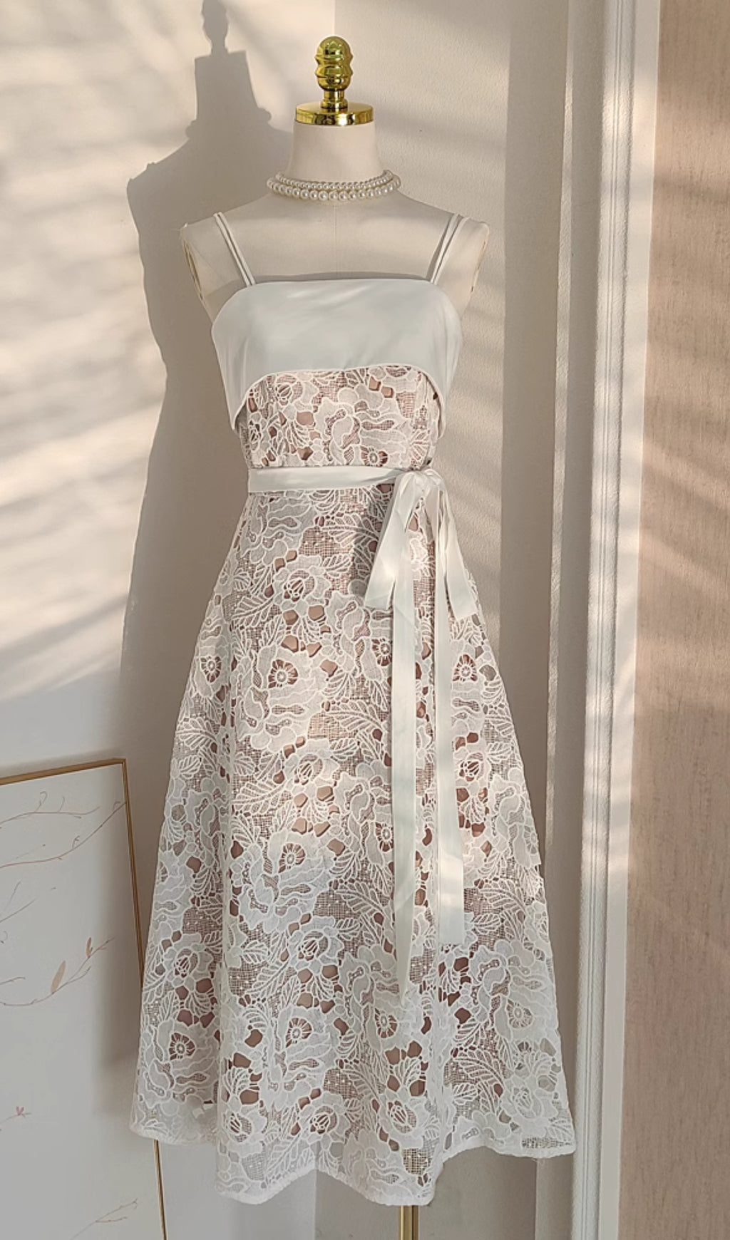 be8ab70e5e099628adc4d406ad8092fa.jpeg Fashionslee Women Ainara Embroidery Midi Dress