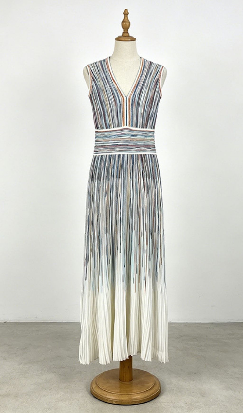 Fashionslee Women Lauralei Sleeveless V-Neck Stripe Maxi Dress