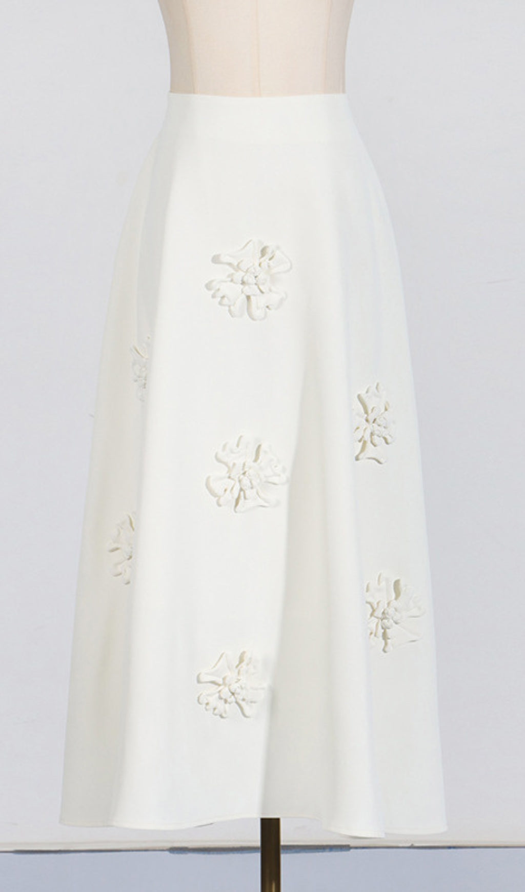 d6267da2be7e7f176e5a911f36281f5f.jpeg Fashionslee Women Annissa White Embroidered Midi Skirt