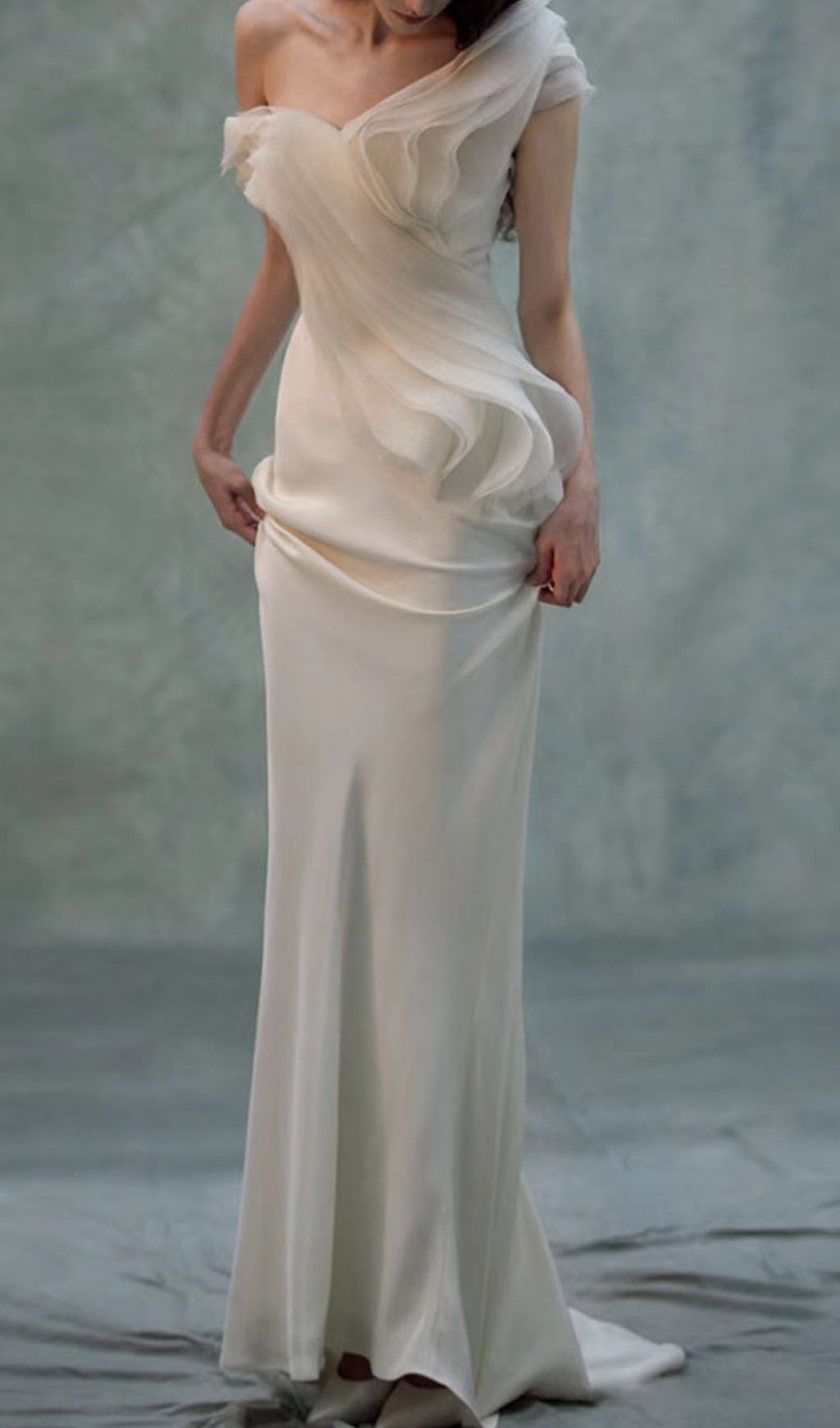 e4f0b24e1a766a19a07039677ff39f8a.jpg Fashionslee Women Leavitt White Ruffle Wedding Dress