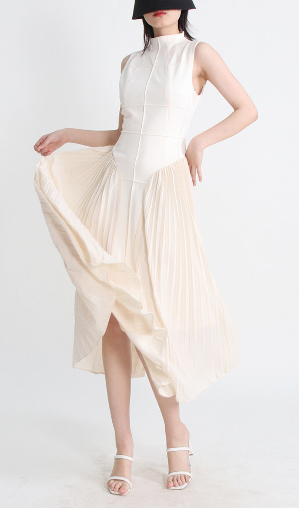 ffe4183838117a2f5f454d7972febca2.jpeg Fashionslee Women Aulelei Sleeveless Pleated Midi Dress