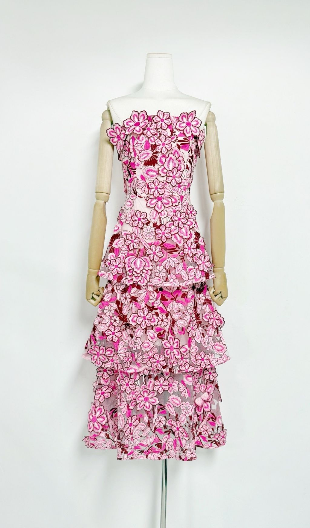 Fashionslee Women Maayan Pink Strapless Flower Embroidery Midi Dress