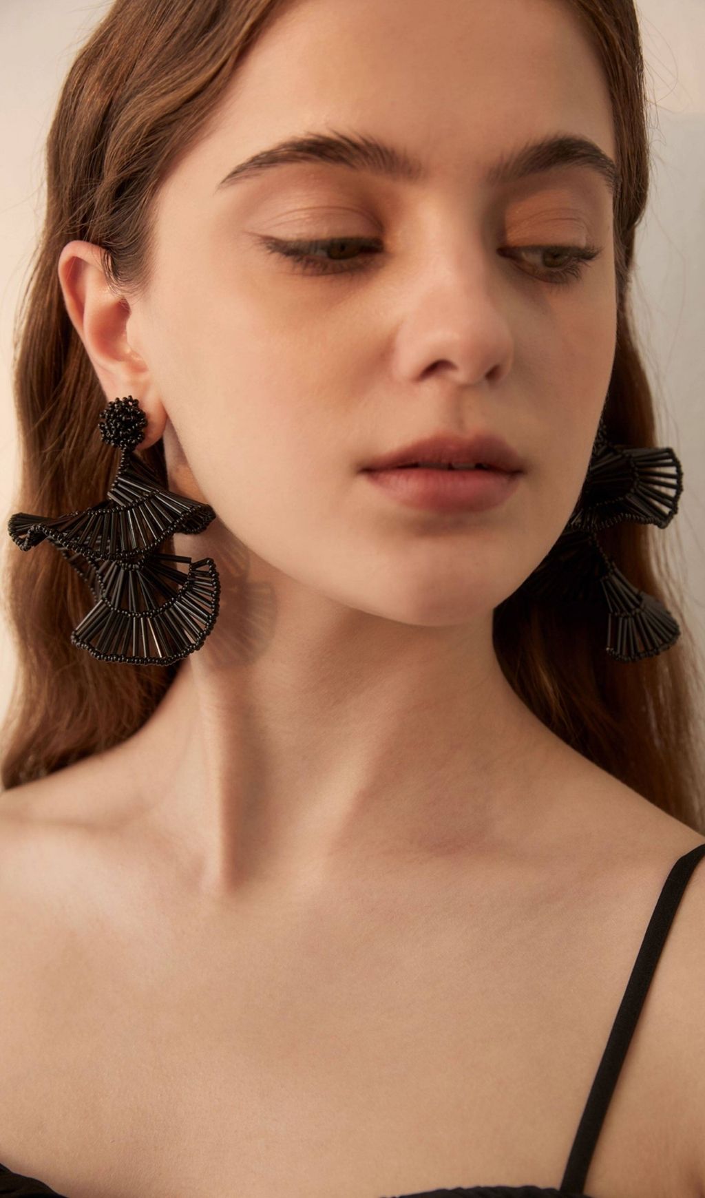 Fashionslee Women Leighna Black Fan-Shaped Earrings