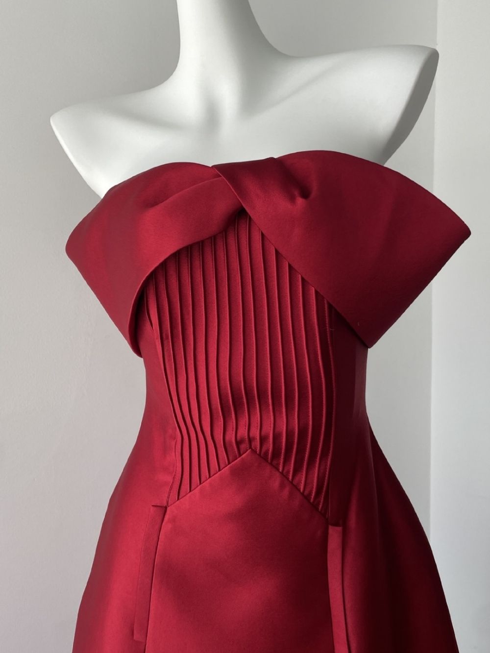 20a7a0f18d95fd994c7aa1cd734704eb Maitane Red Off-Shoulder Midi Dress