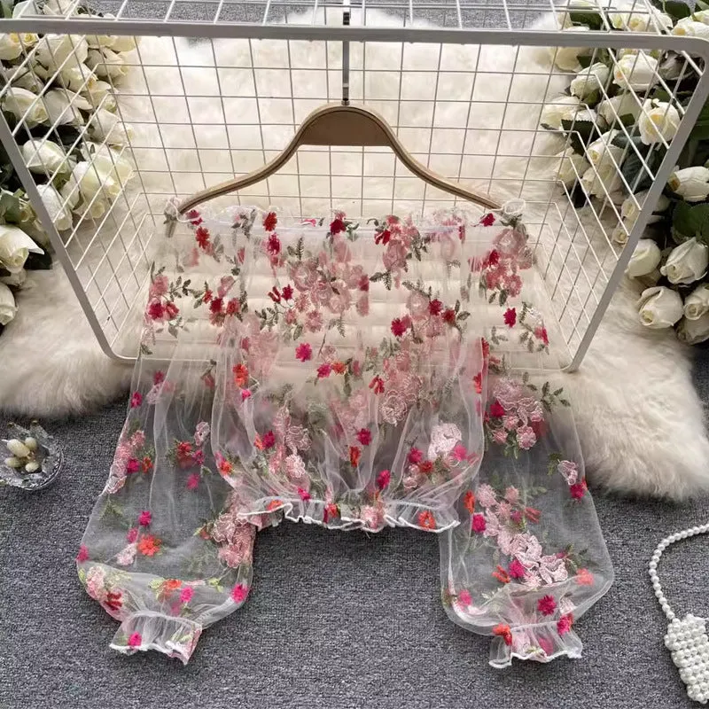 Long-Sleeved Embroidery Lace Blouse With Puff Sleeves