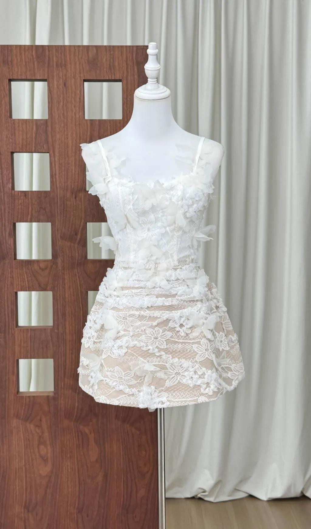 Fashionslee Women Lilias Lace Mini Dress