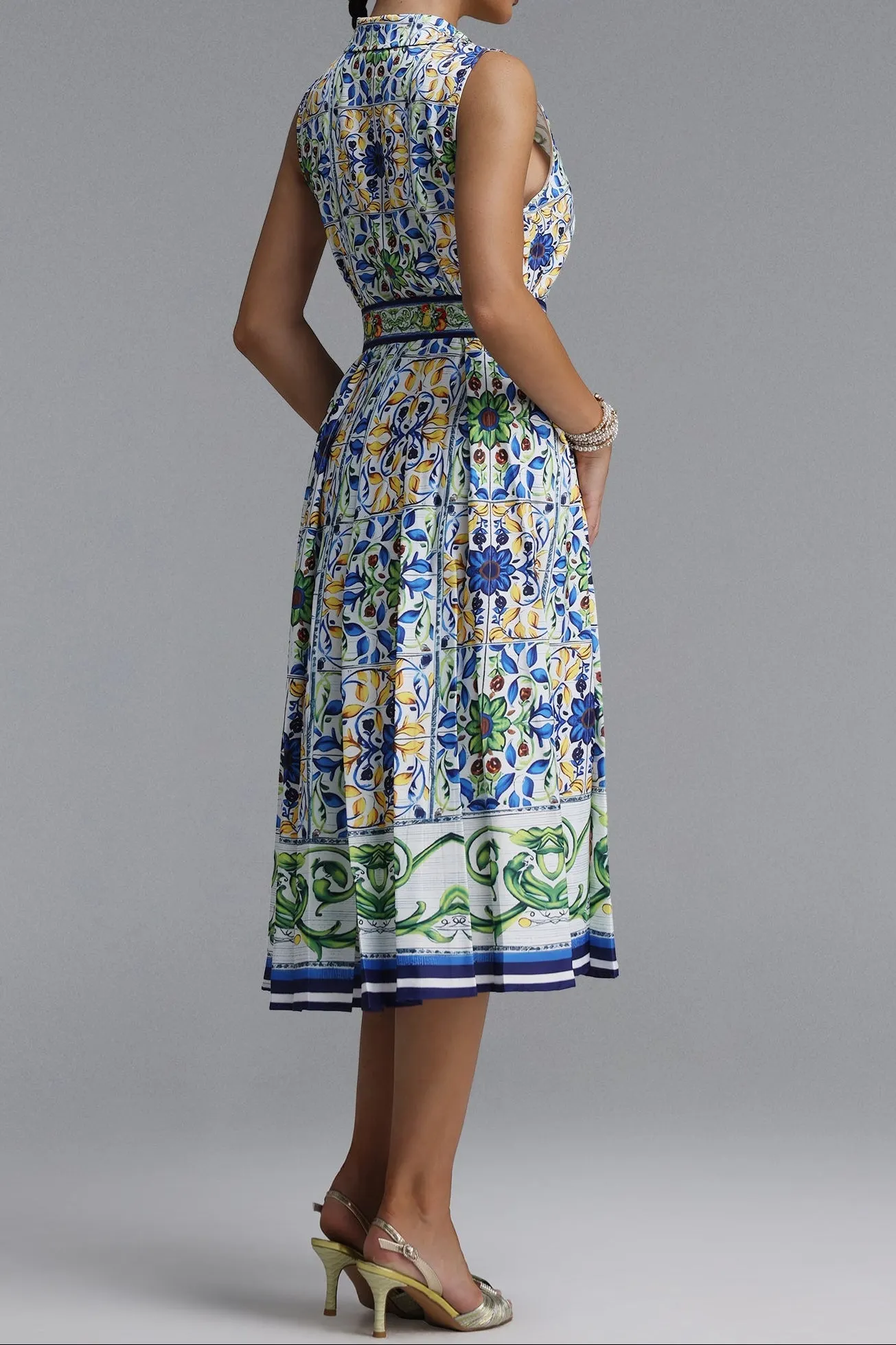 255e0273815caa2d8bdc2a2320636648 Sleeveless Collared Tile Print Belted A-Line Midi Dress