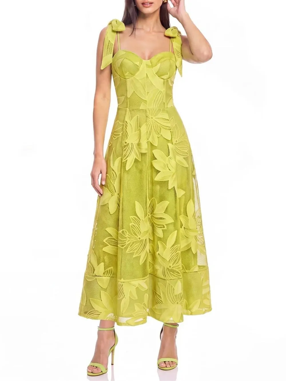Gervion Spaghetti Flower Maxi Dress