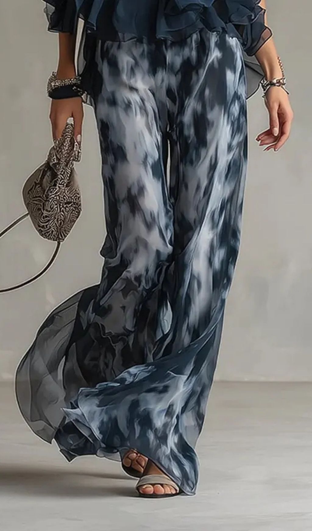 2709e993b8b800fd99bc55c4444c0258.jpg Fashionslee Women Navy Halter Neck Top And Printed Wide-leg Pants Chiffon Set
