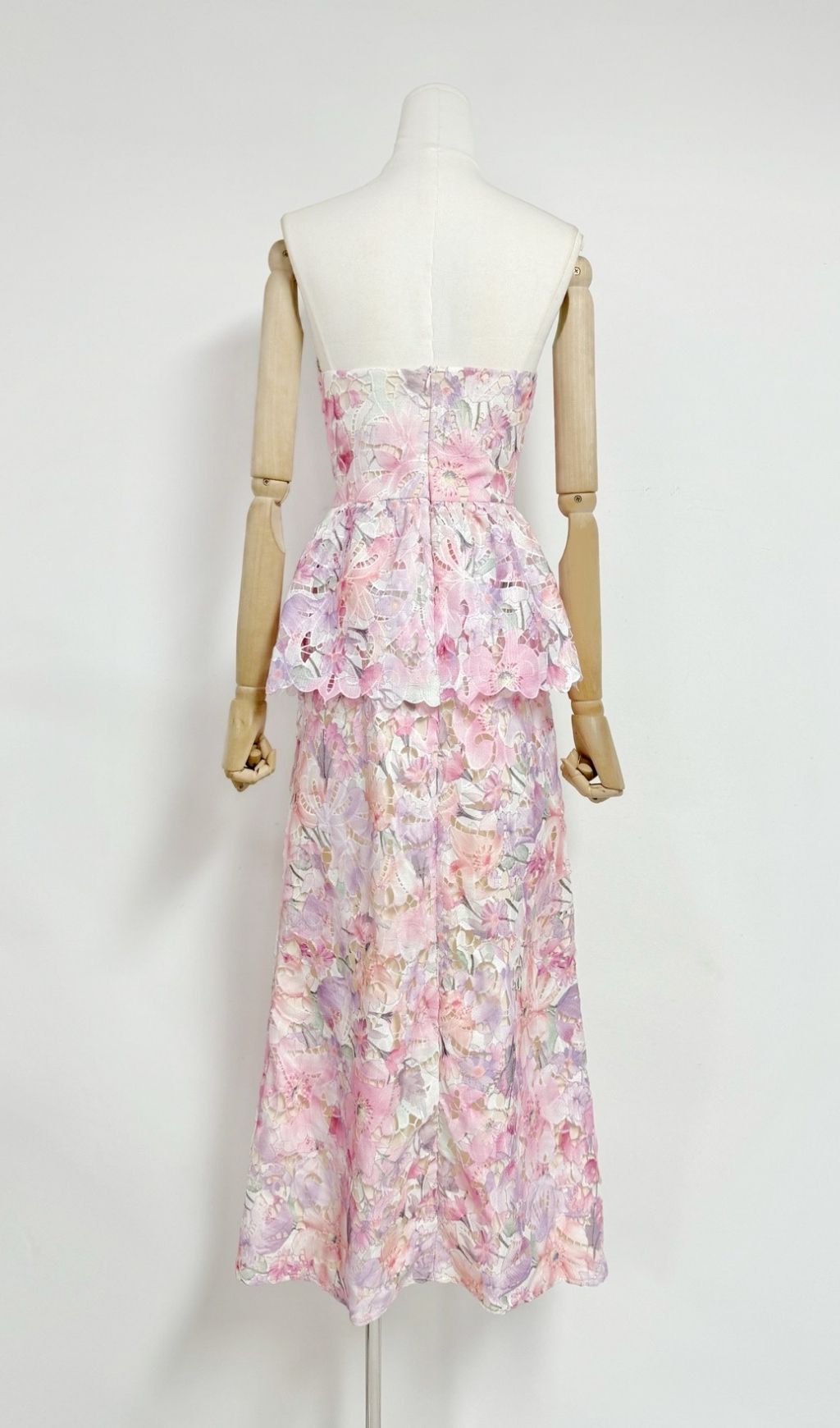 2821f8aa9c9066924b8af76d0b26971f.jpg Fashionslee Women Mabyn Strapless Flower Printed Embroidery Maxi Dress