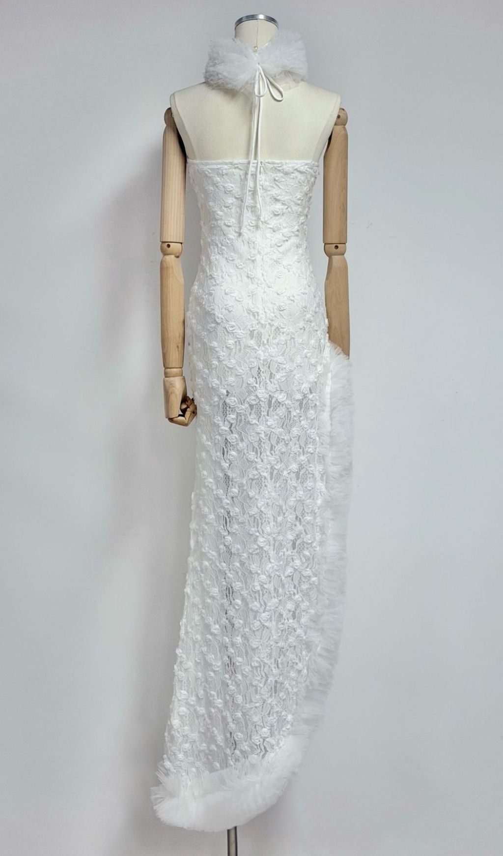 Fashionslee Women Machiko Halter Lace Applique Maxi Dress