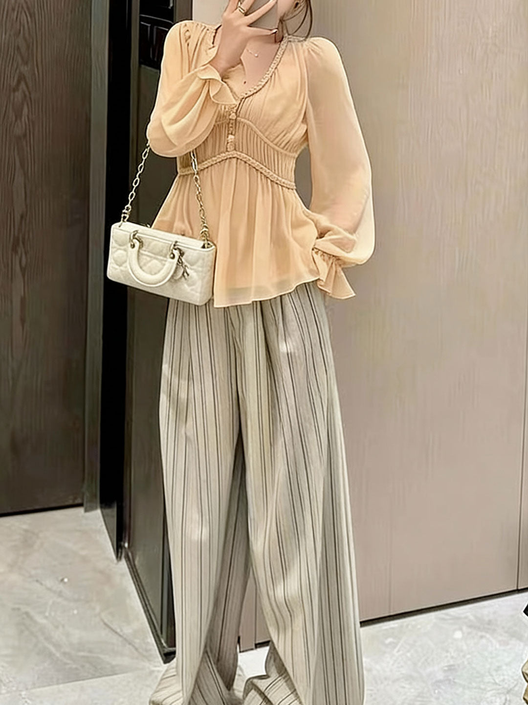 349c1d7614955ae388b74db2a40e3090 Janice Daily V-Neck Puff Sleeve Chiffon Top