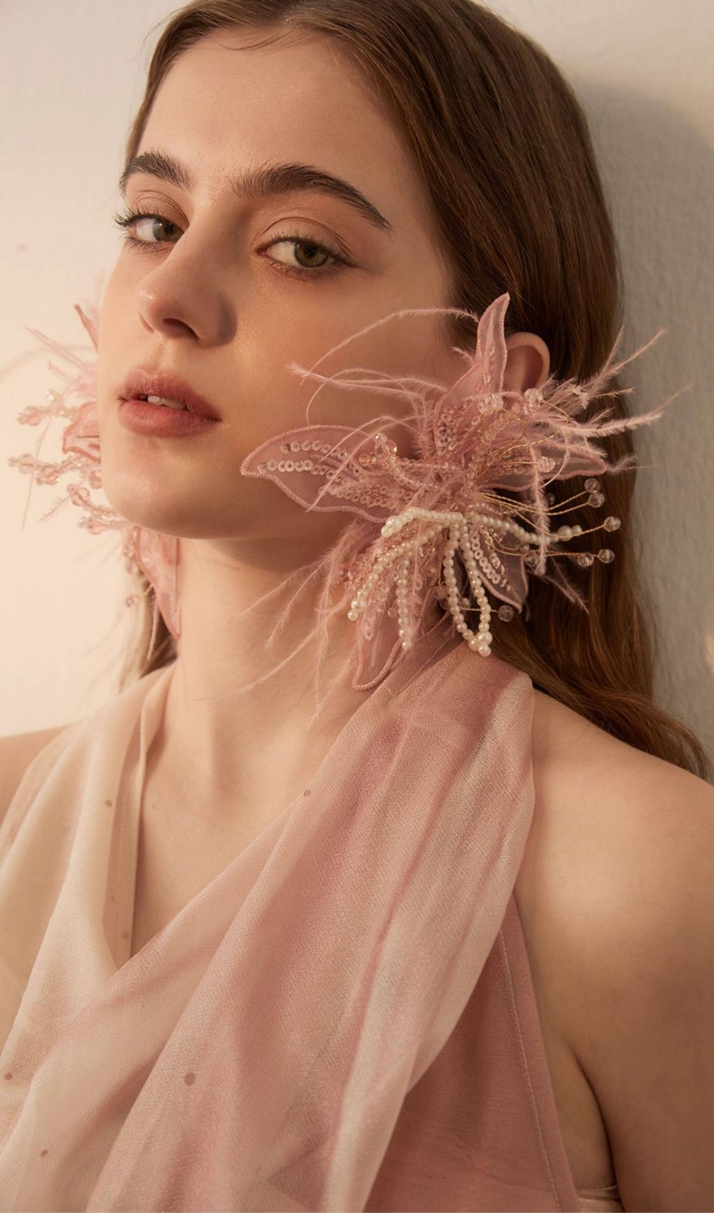 42c40433d4232529077f1a3de522da2f Leia Pink Feather Beaded Earrings