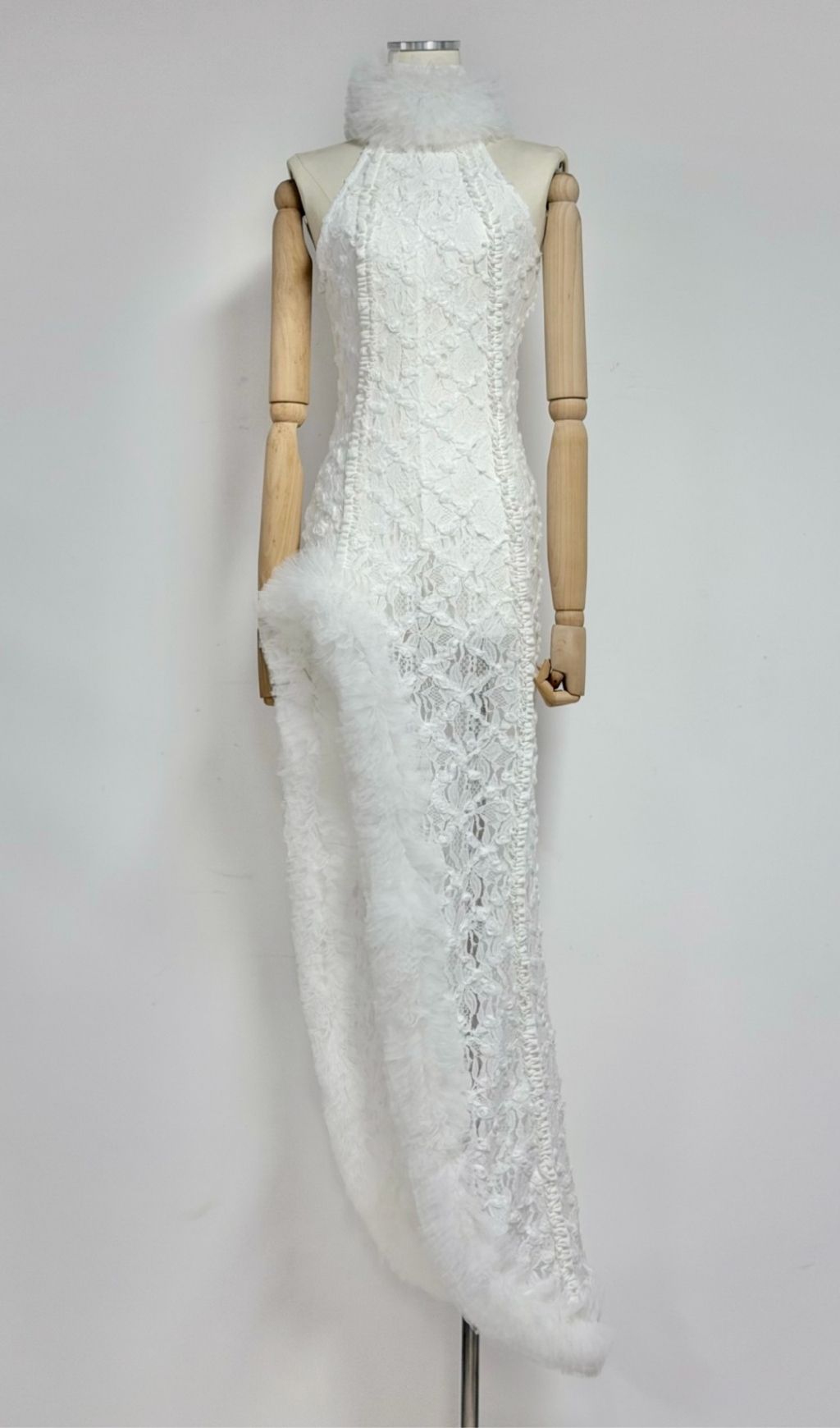 Fashionslee Women Machiko Halter Lace Applique Maxi Dress