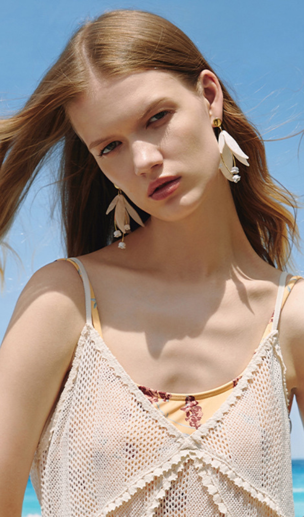 Corazon White Flower Earrings