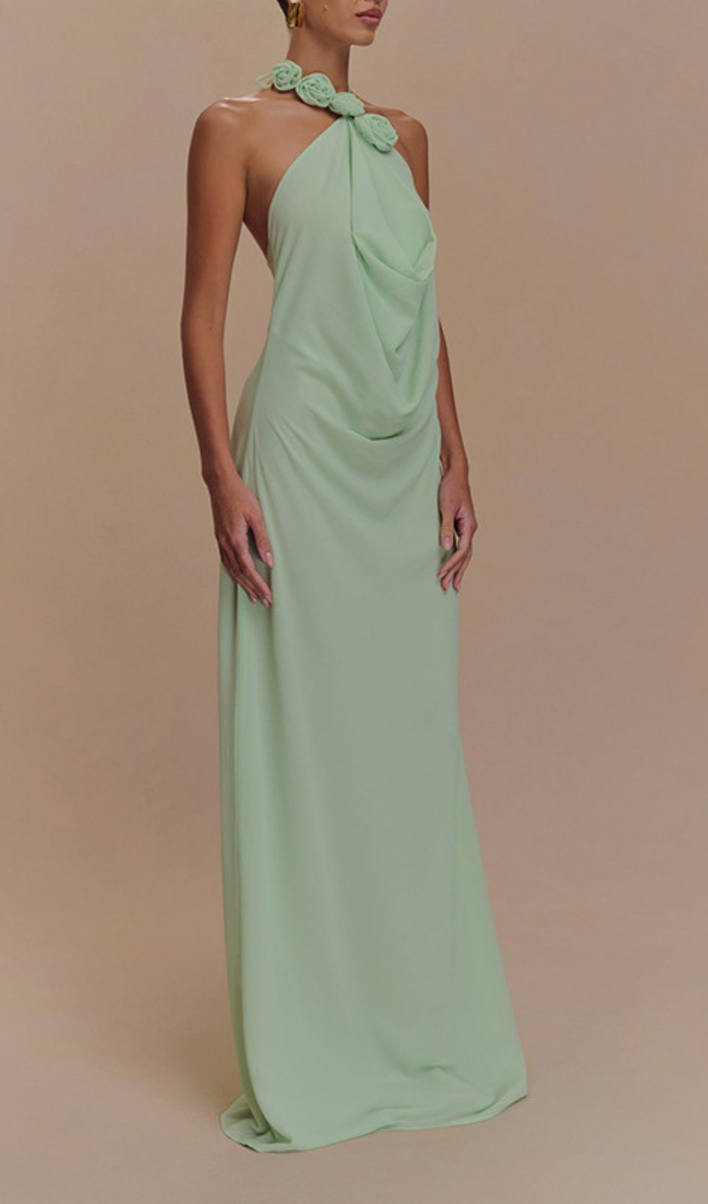 4f8345cca1d31fa31fdd90681a45d3c5 Eun Green Halter Flower Maxi Dress