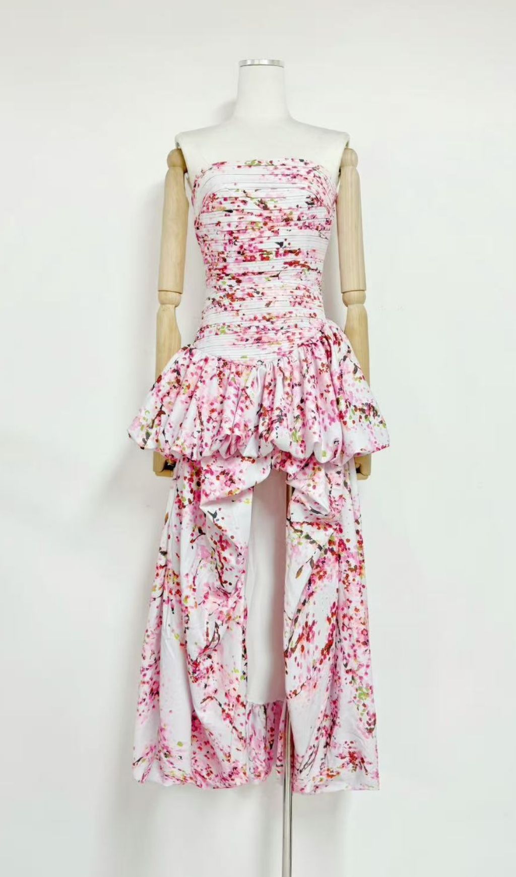 5962d8512b848963b876c55da83c5428.jpg Fashionslee Women Madalyn Strapless Floral Pleated Maxi Dress