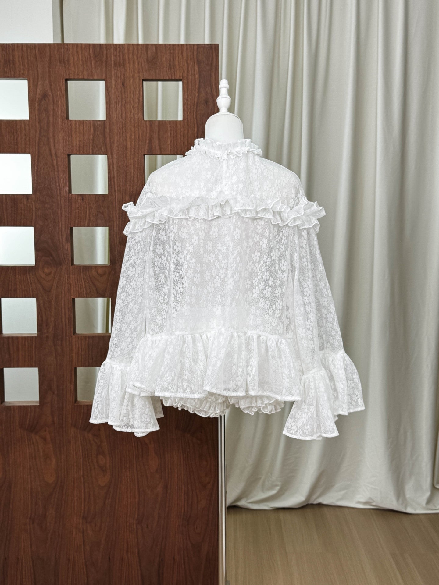 5b7d2d9f08c294768dbcf935737a7815 Vanessa White Floral Lace Ruffled Top & Shorts Set
