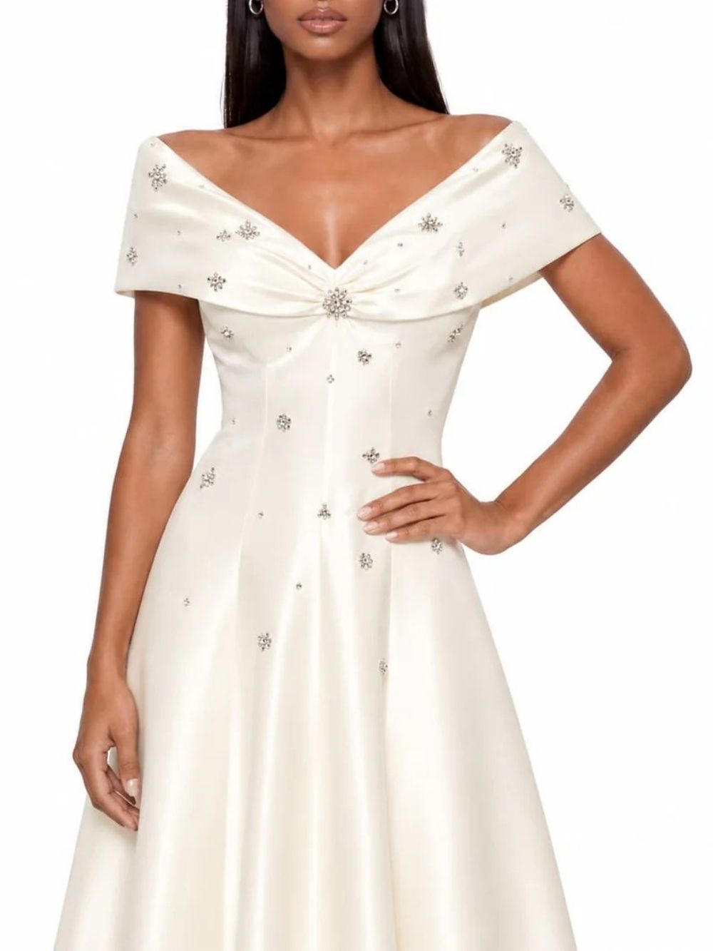 5e94a623c3b6339c03f4a276cfdb309d Delvara V Neck Crystal Flared Maxi Dress