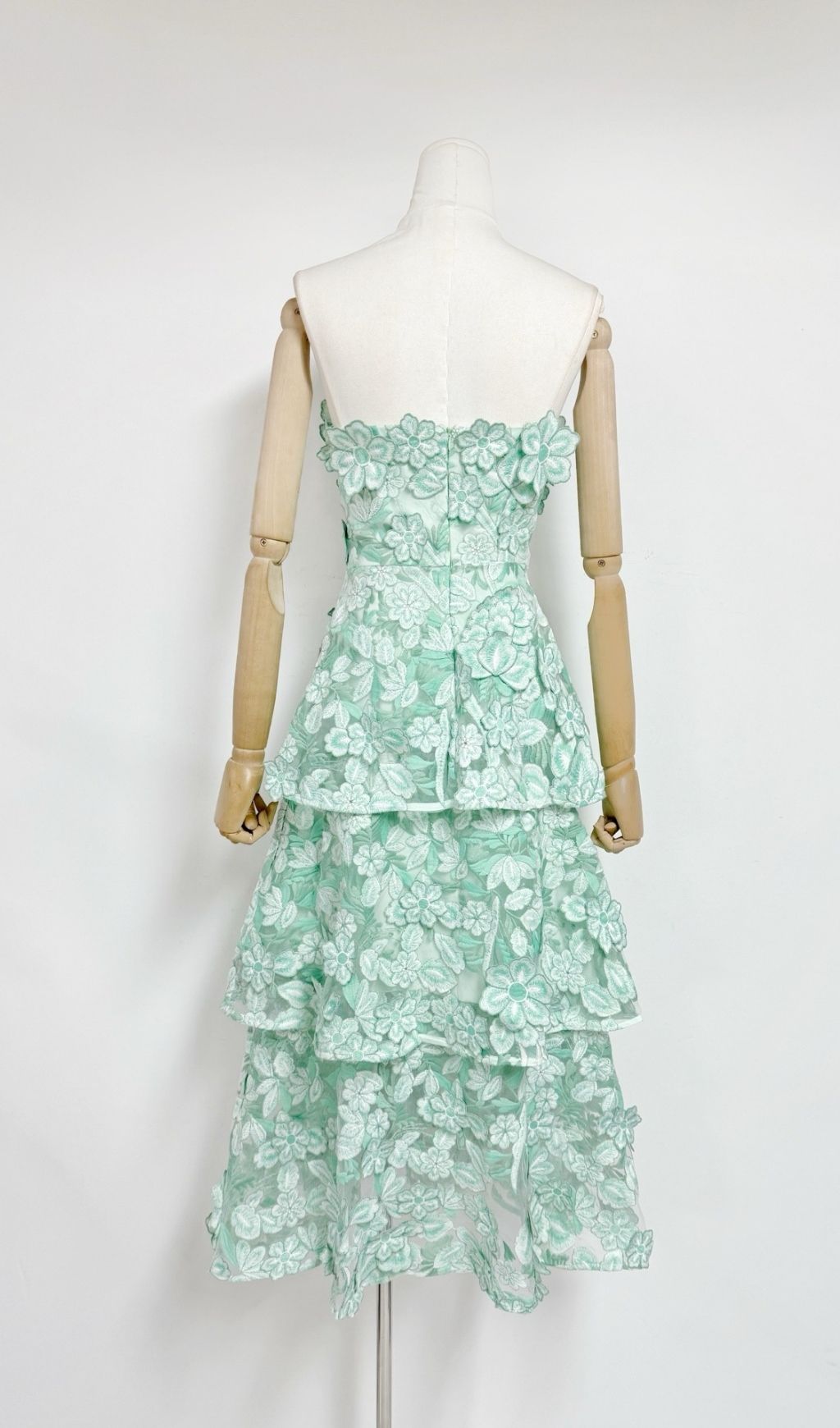 Fashionslee Women Maayan Green Strapless Flower Embroidery Midi Dress