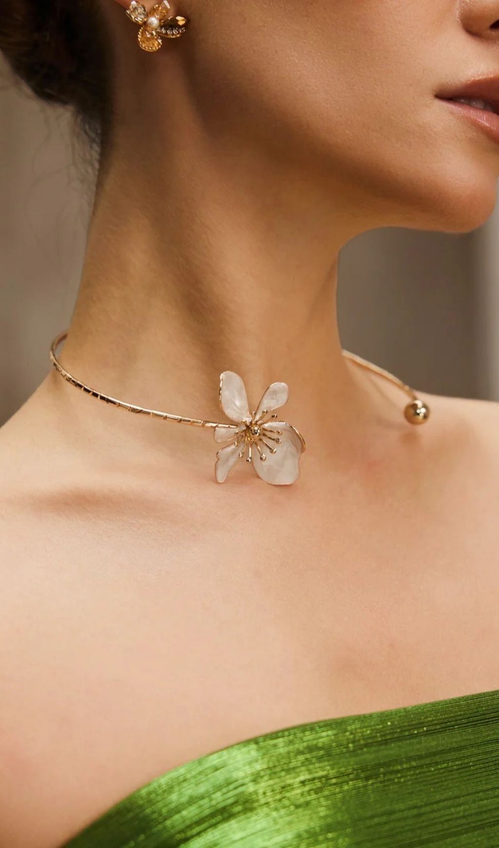 6ae916be14ec6c8fe17fda39e3165d67.jpg Fashionslee Women Durin Flower Torque Necklace