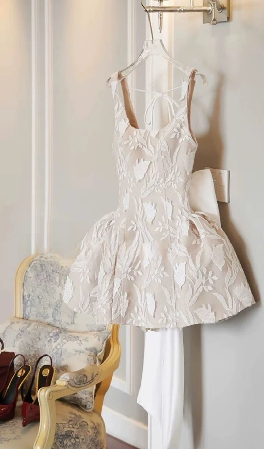 7078461cbfd1435167563a80b37ed1b5 Giuliana Cream Square Neck Floral Mini Dress