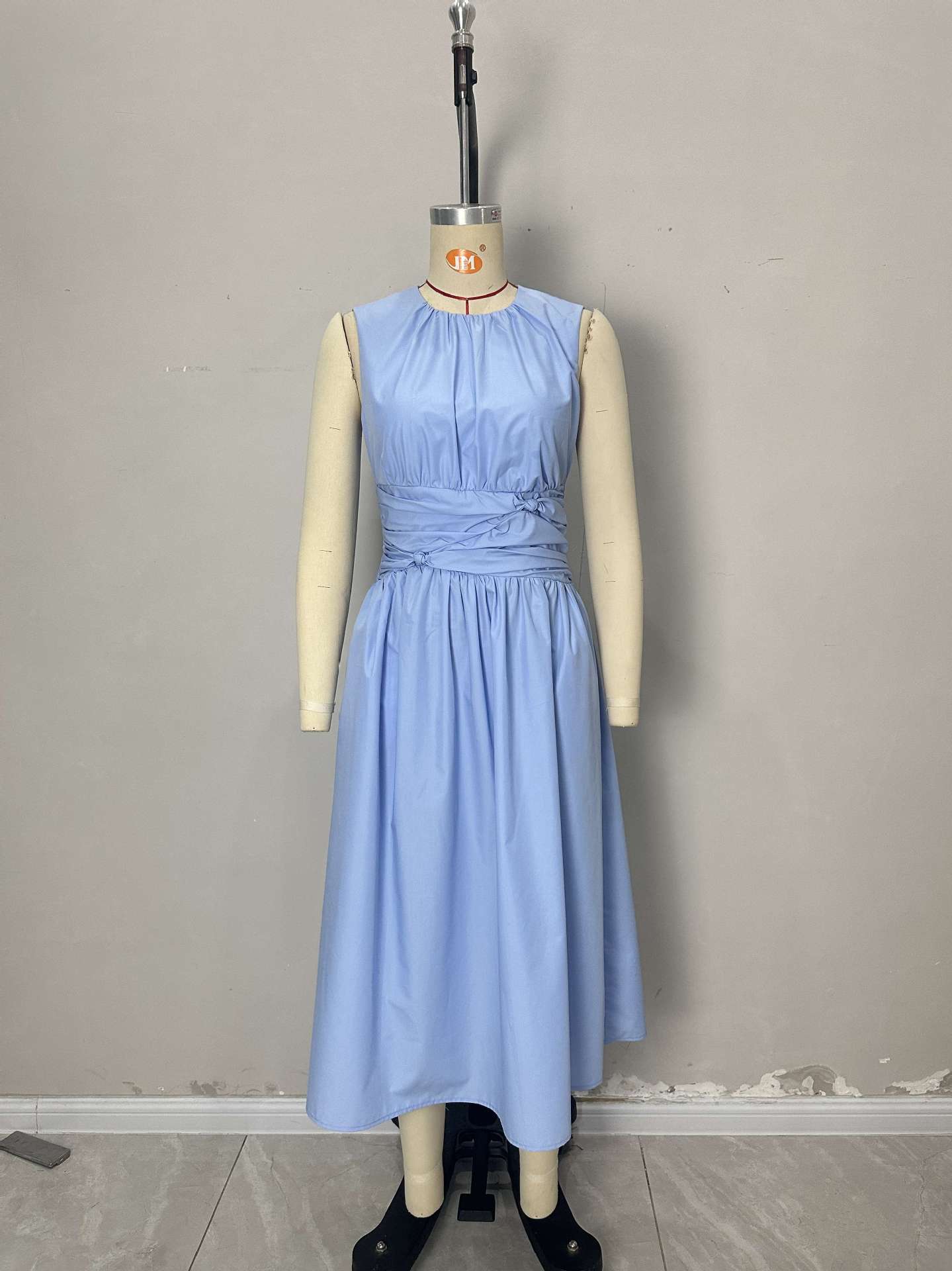 7475298e7e210bbf03467e8dddb5c1a4 Light Blue Sleeveless Round Neck Twisted Waist Midi Dress Side Pocket Flowy Summer Dress