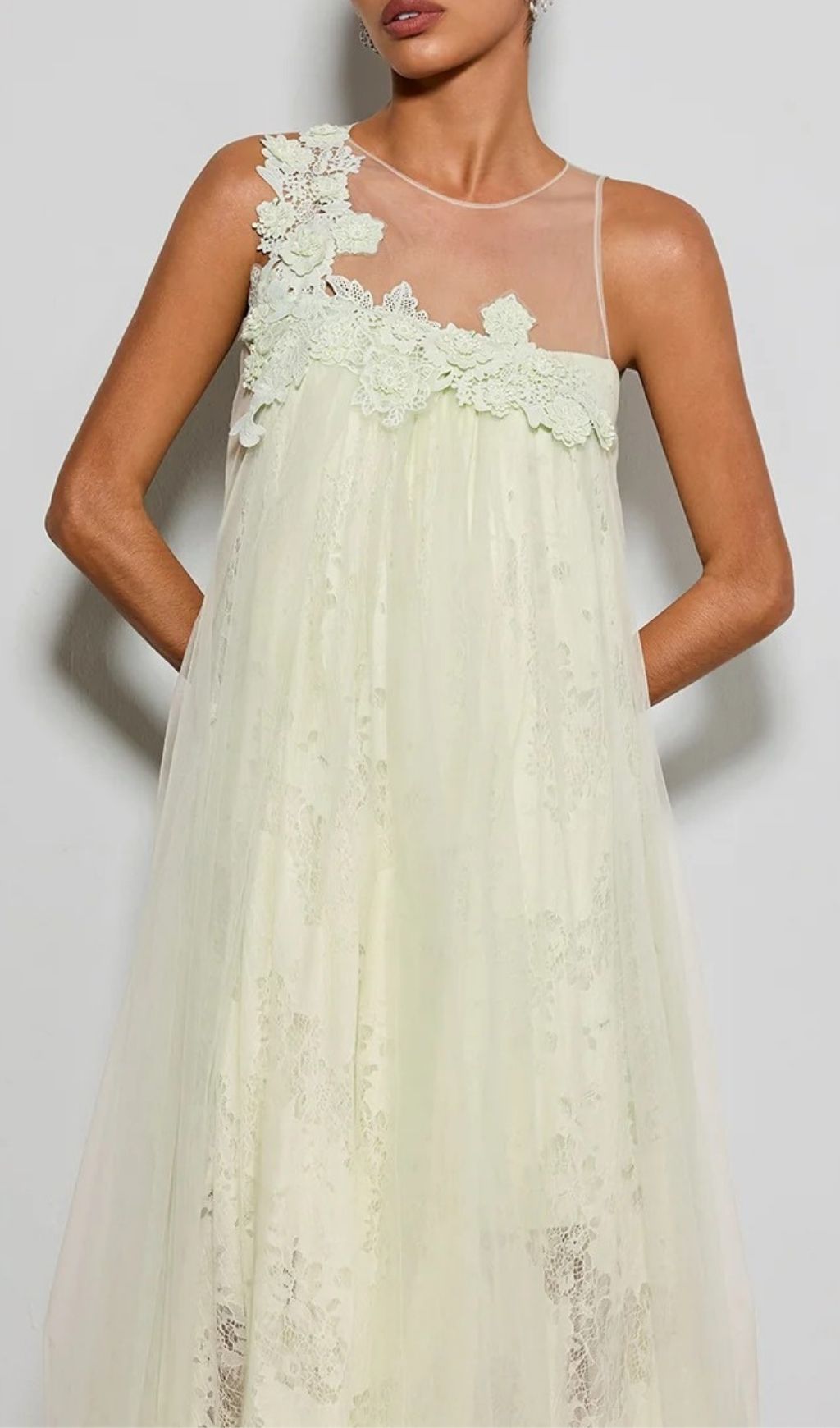 Fashionslee Women Esnavi White Sleeveless Flower Mesh Maxi Dress