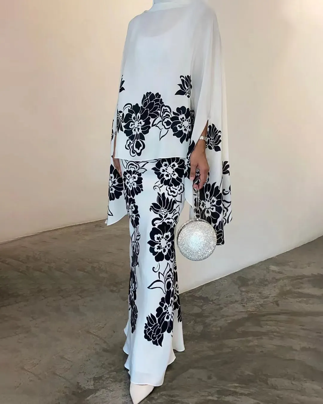 High Collar Floral Elegant Slim Set