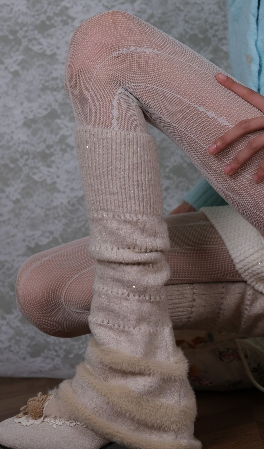 98466f6f1d7a8c3ebdb3cb7b20946540 White Tights & Loose Socks Set