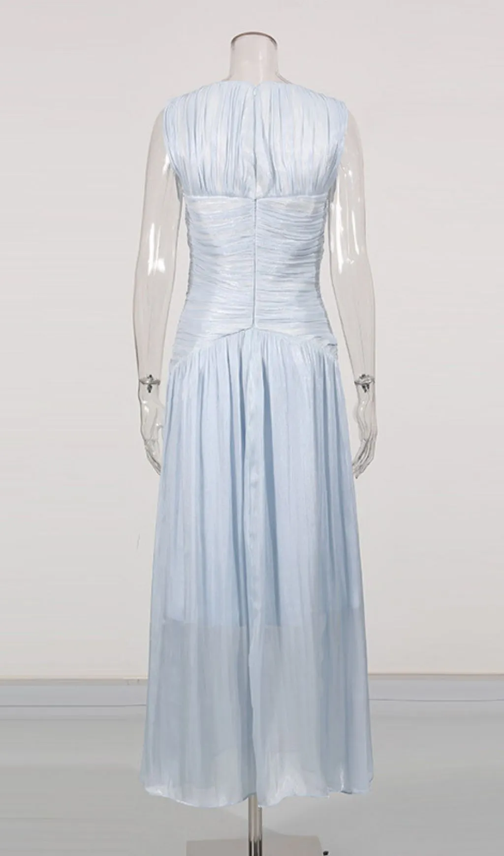 9ccf95c478a69fc7562d98289052faf4.webp Fashionslee Women Lennon Blue V-Neck Ruched Maxi Dress